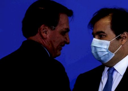 De olho na esquerda e em 2022, Rodrigo Maia endurece o discurso contra Bolsonaro