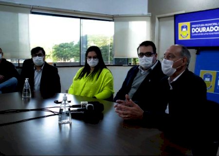 Prefeitos pedem apoio do governo para restringir circulação da população entre cidades no feriado
