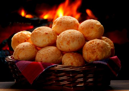 Chipa ou pão de queijo? Independente da sua escolha, dois dos pratos típicos do Paraguai e do Brasil são comemorados no mês de agosto