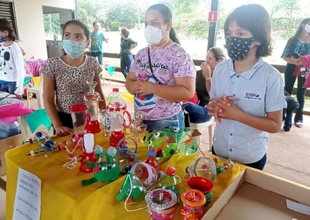 Feirinha do JEPP: Alunos de escolas urbanas de Camapuã expõem produtos desenvolvidos em sala de aula