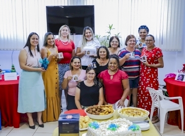 Família Acolhedora: Café da tarde marca encerramento comemorativo de 2021.