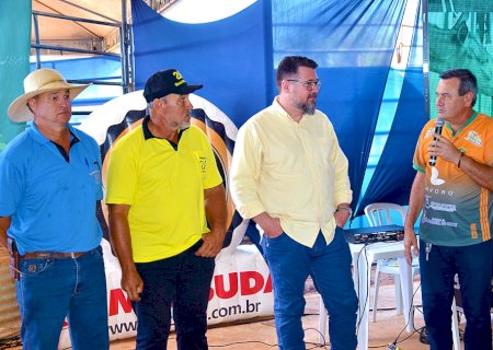 Vice-prefeito Valdecir Malacarne, prestigia Dia de Campo da Fazenda Guavirá Poty